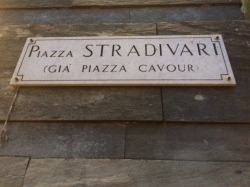 Cremona on Stradivarin koti.